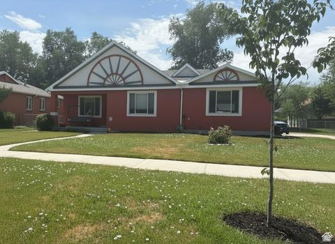 Photo of 767 W 400 N, Salt Lake City, UT 84116 (MLS # 2096602)