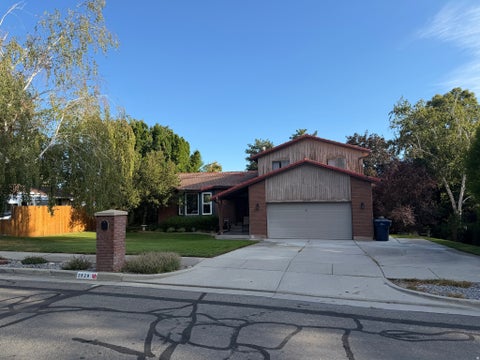 Photo of 2829 E WILLOW BEND DR, Sandy, UT 84093 (MLS # 2183563)