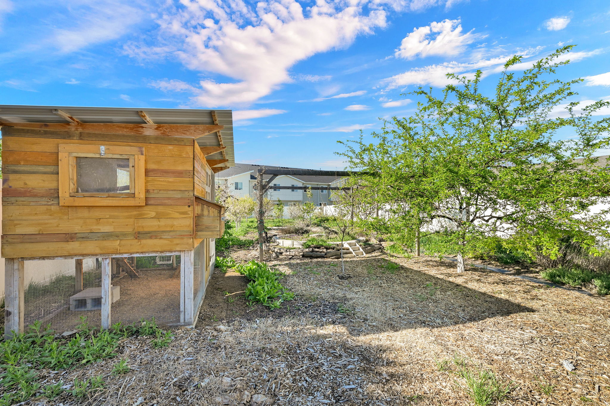 ROYLANCE FARMS - Residential Income