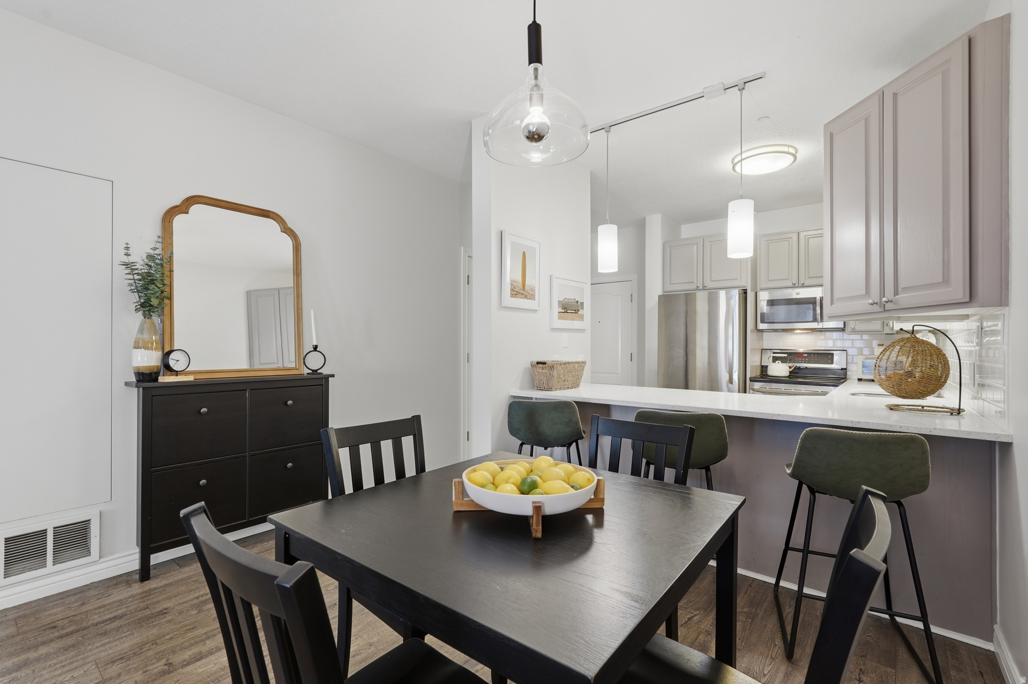 838 CONDOS - Residential