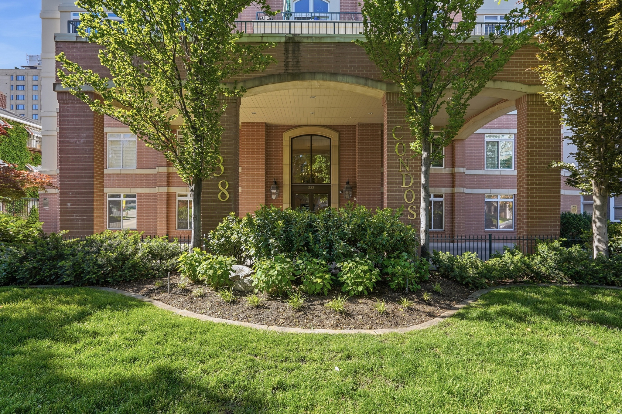 838 CONDOS - Residential