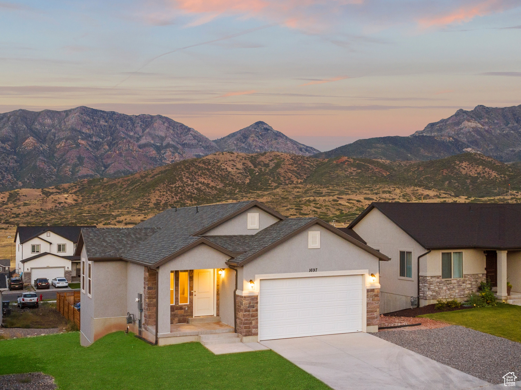 MAPLETON VILLAGE - Residential