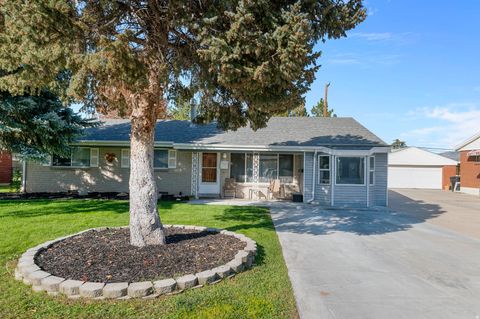 Photo of 1548 W 4890 S, Taylorsville, UT 84123 (MLS # 2121061)