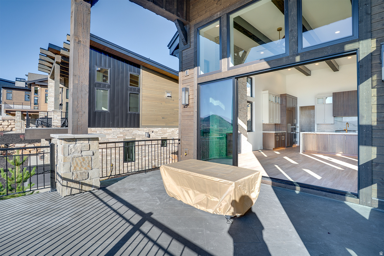 AMANTI LAGO - Residential