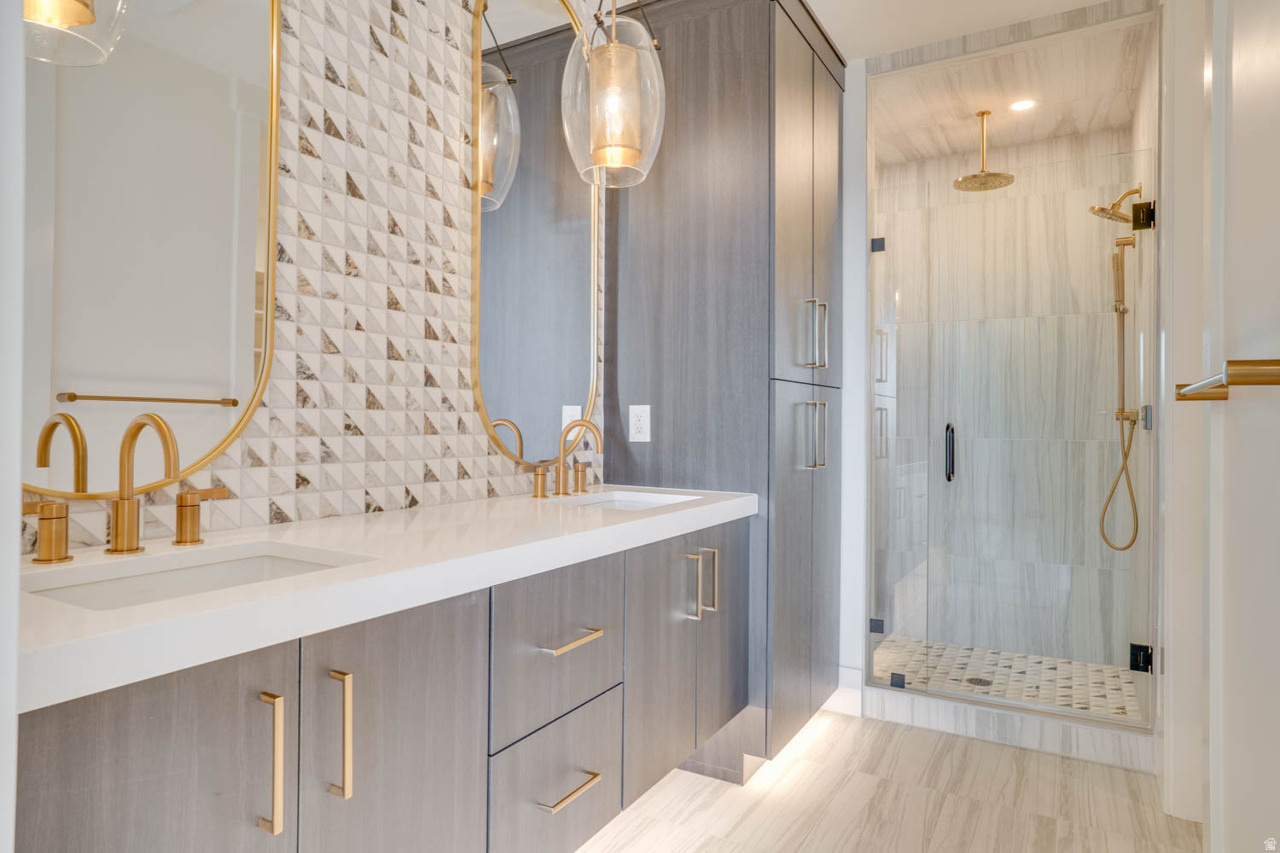 AMANTI LAGO - Residential