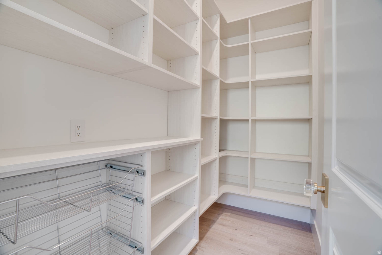 AMANTI LAGO - Residential