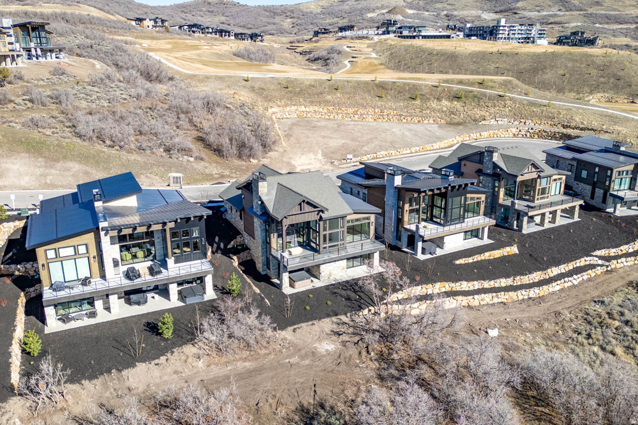 AMANTI LAGO - Residential