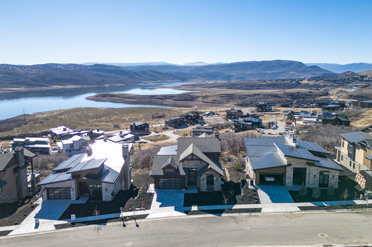 AMANTI LAGO - Residential