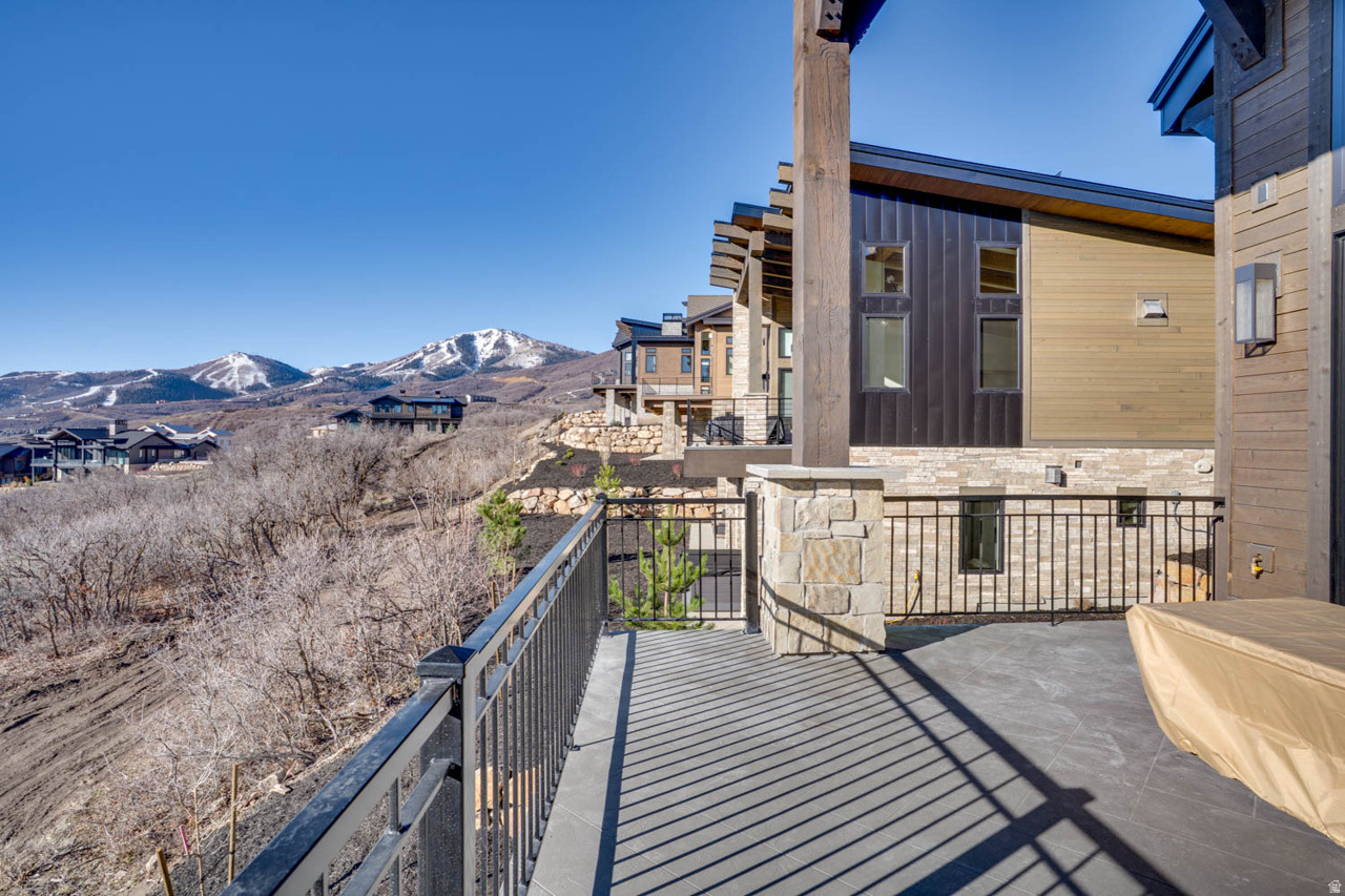 AMANTI LAGO - Residential