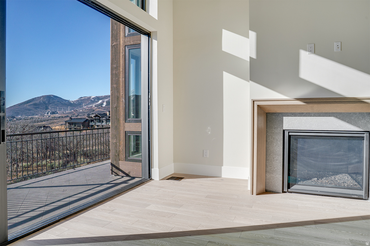 AMANTI LAGO - Residential