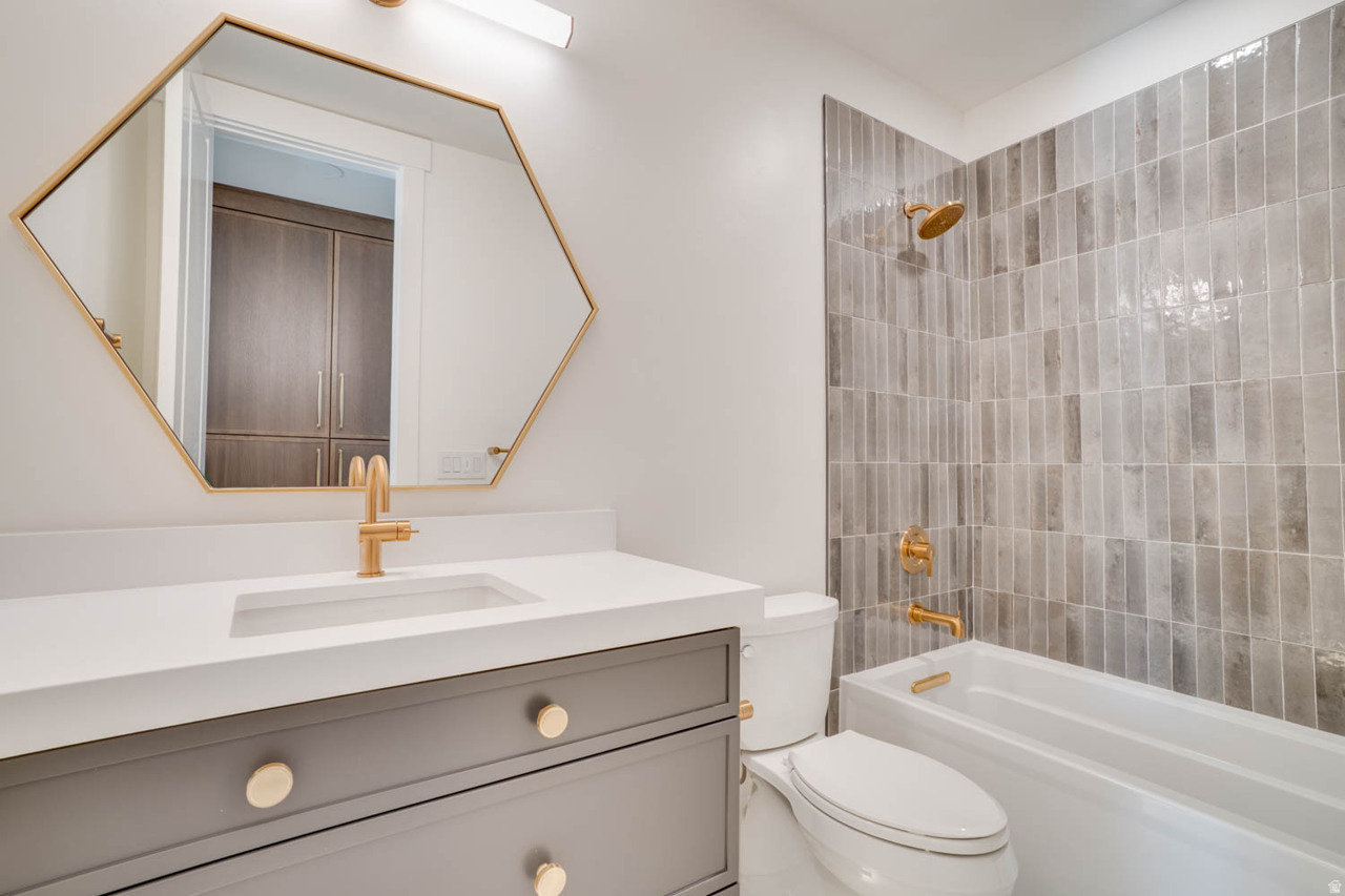 AMANTI LAGO - Residential