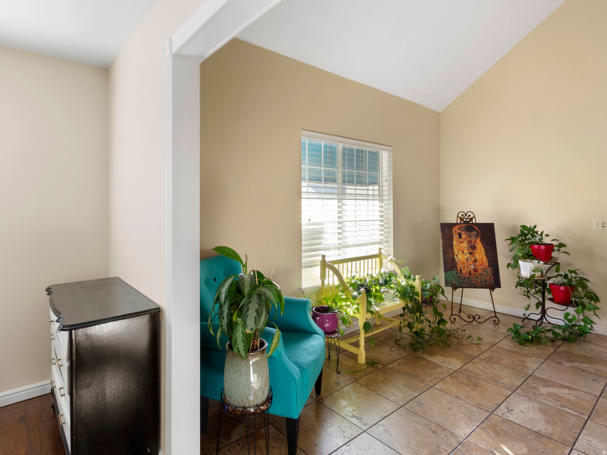 ABBY CONDO - Residential