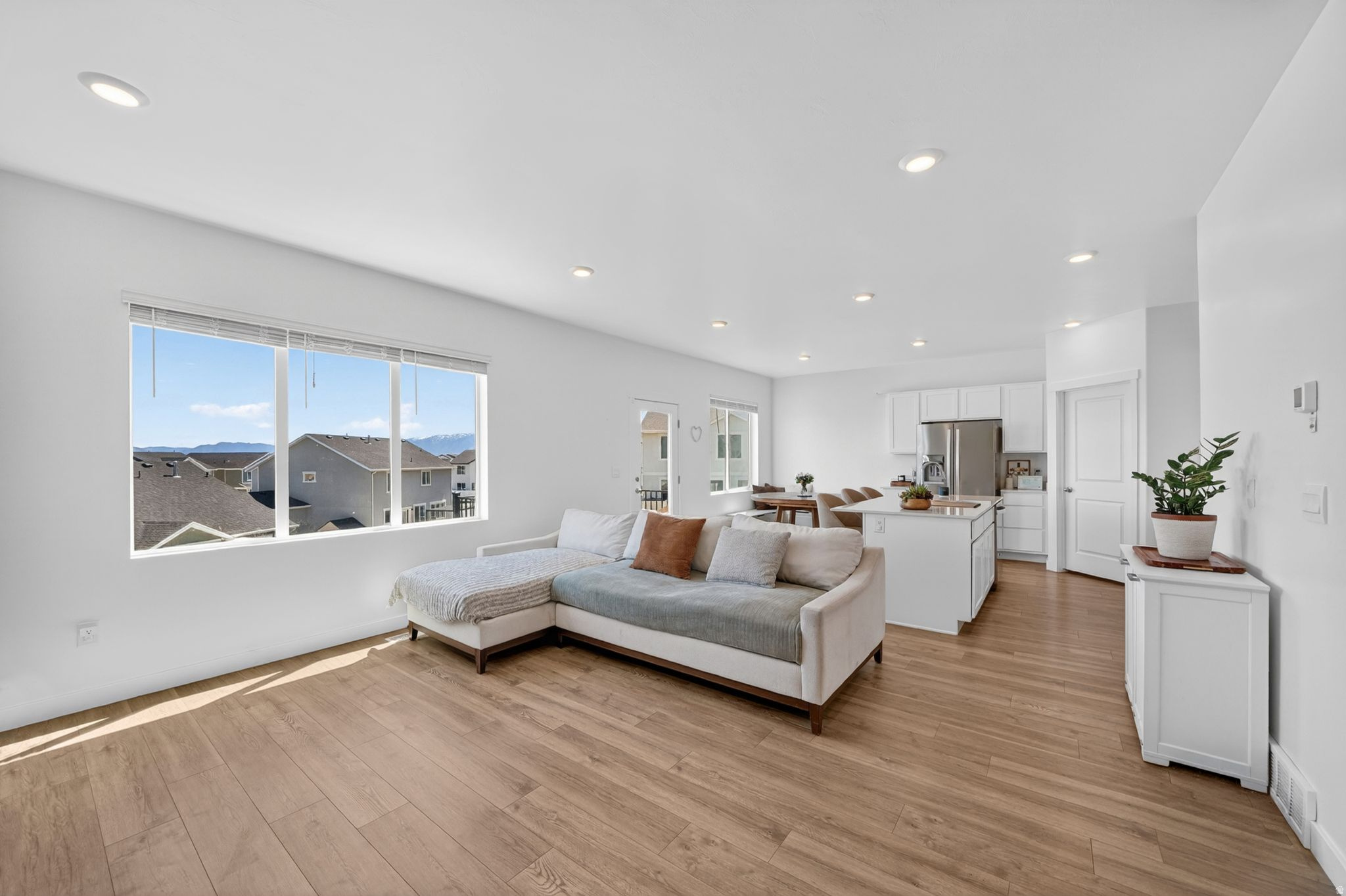 GATEWAY TO LITTLE VALLEY - Residential