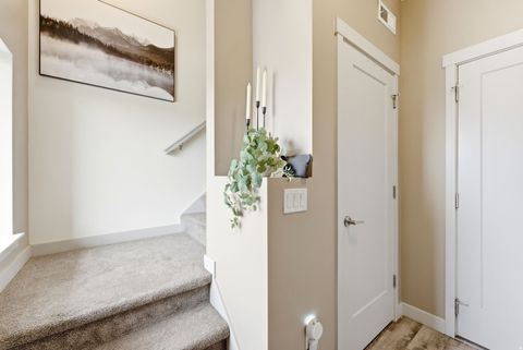 Tiny photo for 91 N RIO GRAND AVE, Farmington, UT 84025 (MLS # 2152685)