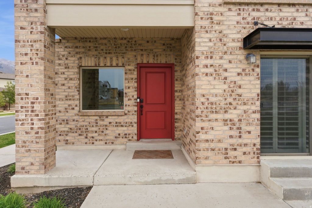 Photo of 91 N RIO GRAND AVE, Farmington, UT 84025 (MLS # 2152685)