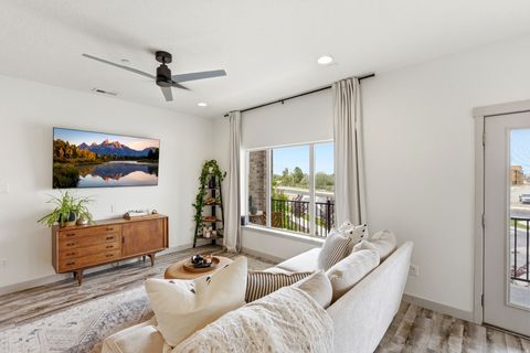 Tiny photo for 91 N RIO GRAND AVE, Farmington, UT 84025 (MLS # 2152685)