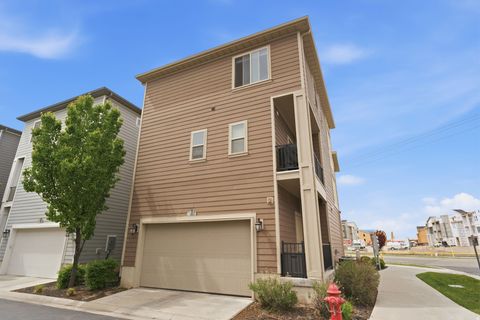 Tiny photo for 91 N RIO GRAND AVE, Farmington, UT 84025 (MLS # 2152685)