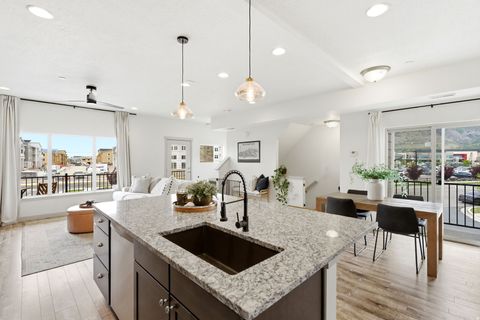 Tiny photo for 91 N RIO GRAND AVE, Farmington, UT 84025 (MLS # 2152685)