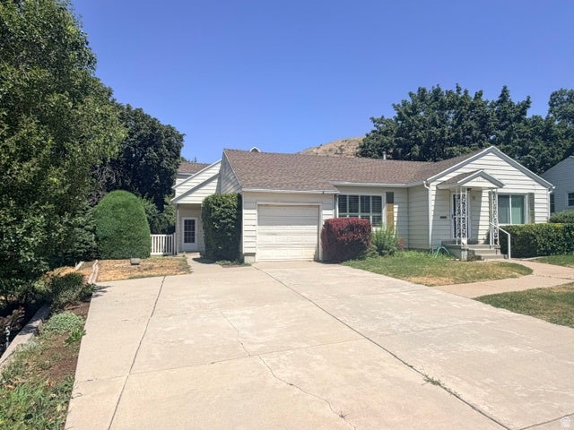 Photo of 3339 E JOYCE DR, Salt Lake City, UT 84109 (MLS # 2177149)