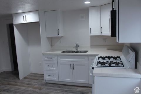 Tiny photo for 545 S 100 E, Bountiful, UT 84010 (MLS # 2114785)