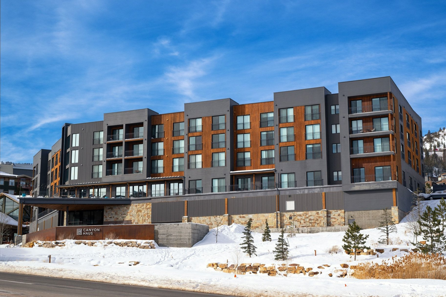 CANYON HAUS/YOTELPAD - Residential