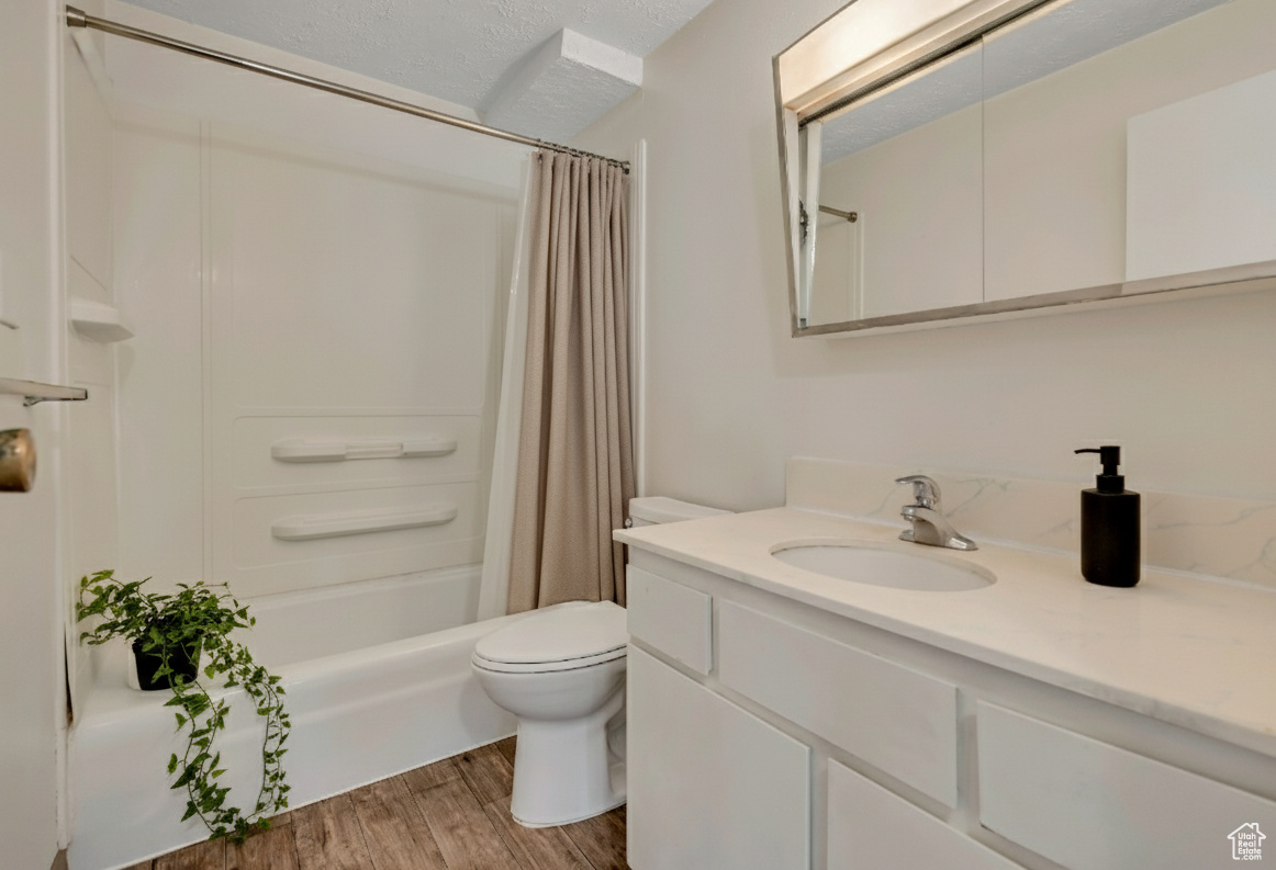 LAKEVIEW CONDOS - Residential
