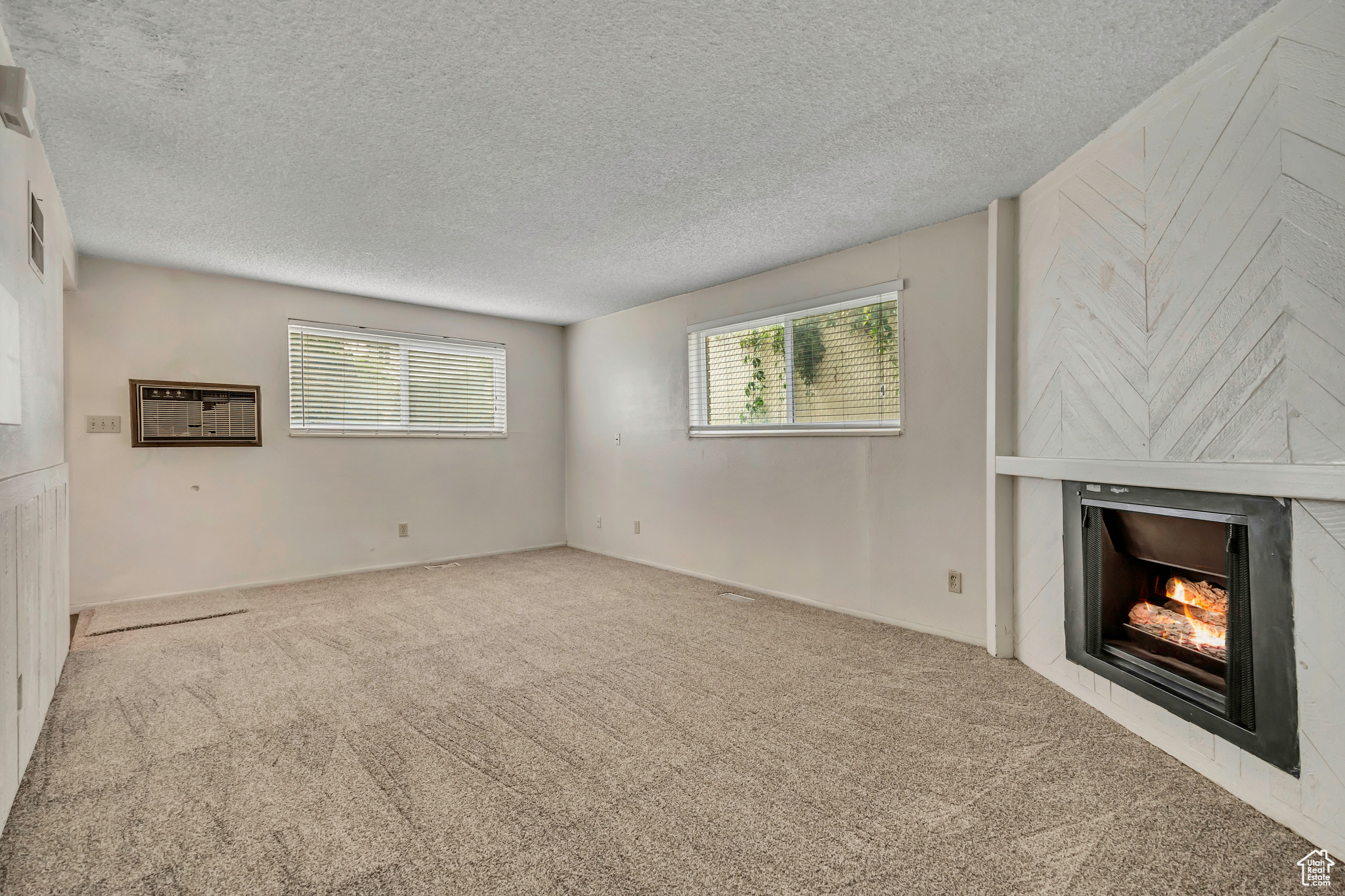 LAKEVIEW CONDOS - Residential