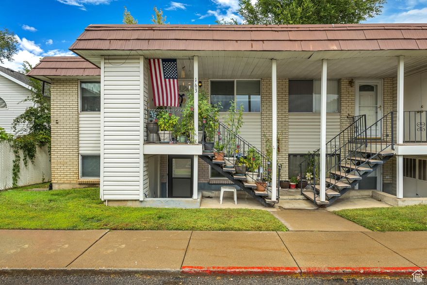 BEST 2 BR DEAL AVAILABLE WITH LOW HOA! Tucked Away, Garden Level Condo In Lakeview! New Carpet and Flooring! Move-In Ready & Pet Friendly! Retro Kitchen Offers Solid Wood Cabinetry, White on White Appliances & Semi-Formal Dining * Primary Bedroom W/ Dual Closets * Soothing Family Room W/ Fireplace * HOA Includes Pool, Playground, Landscape Maintenance, Snow Removal, Water, Sewer & Trash * 1 Covered Parking Stall * Incredible Location Within Walking Distance to Shopping & Dining, Minutes to South Davis Recreation Center, Bountiful City Park, Freeway Access & Outdoor Recreation ** SEE AGENT REMAKRS FOR SHOWING/OFFER INSTRUCTIONS**