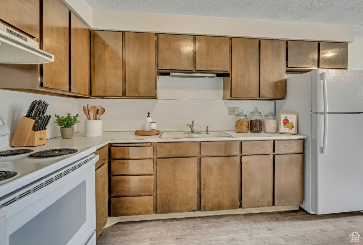 LAKEVIEW CONDOS - Residential