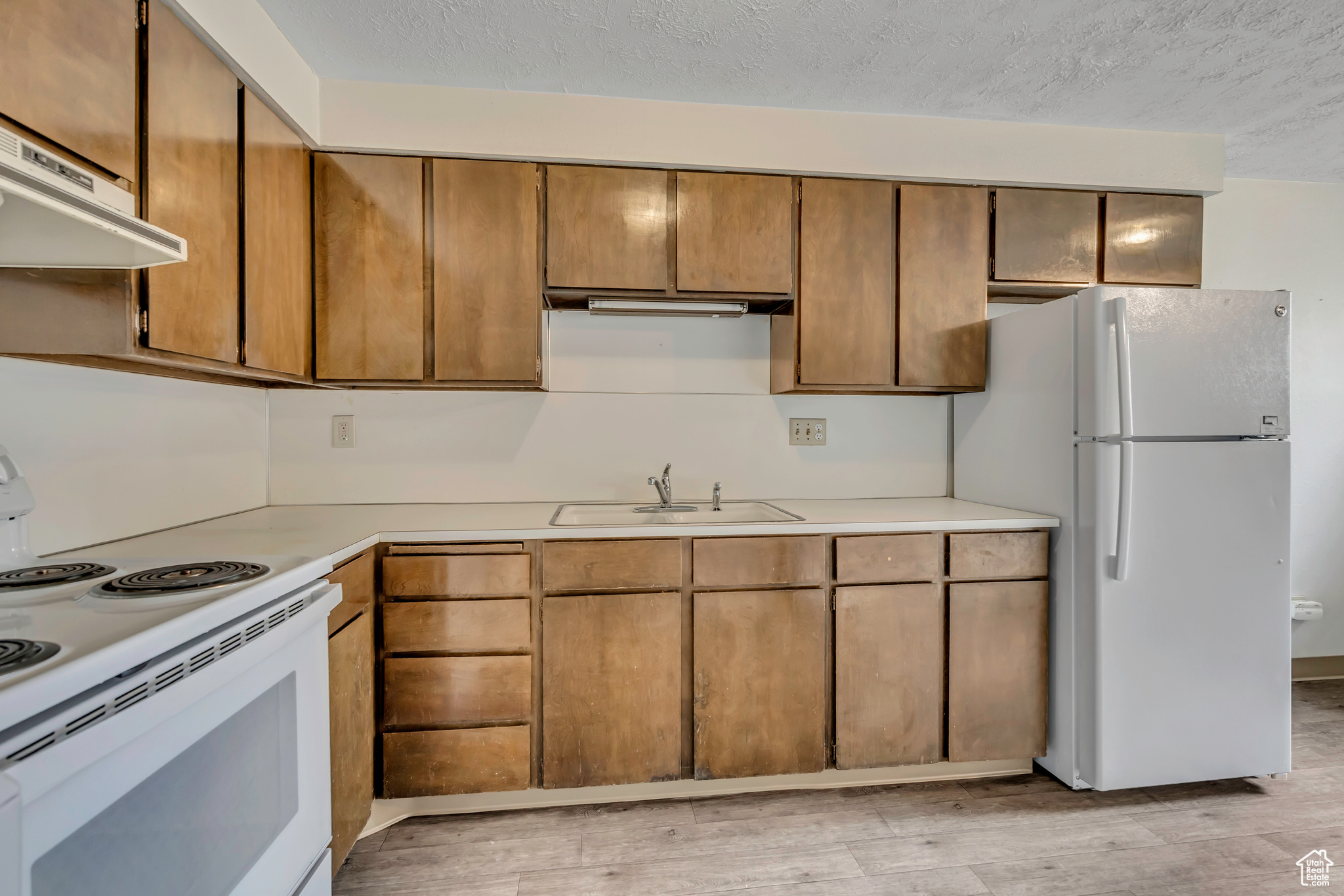 LAKEVIEW CONDOS - Residential