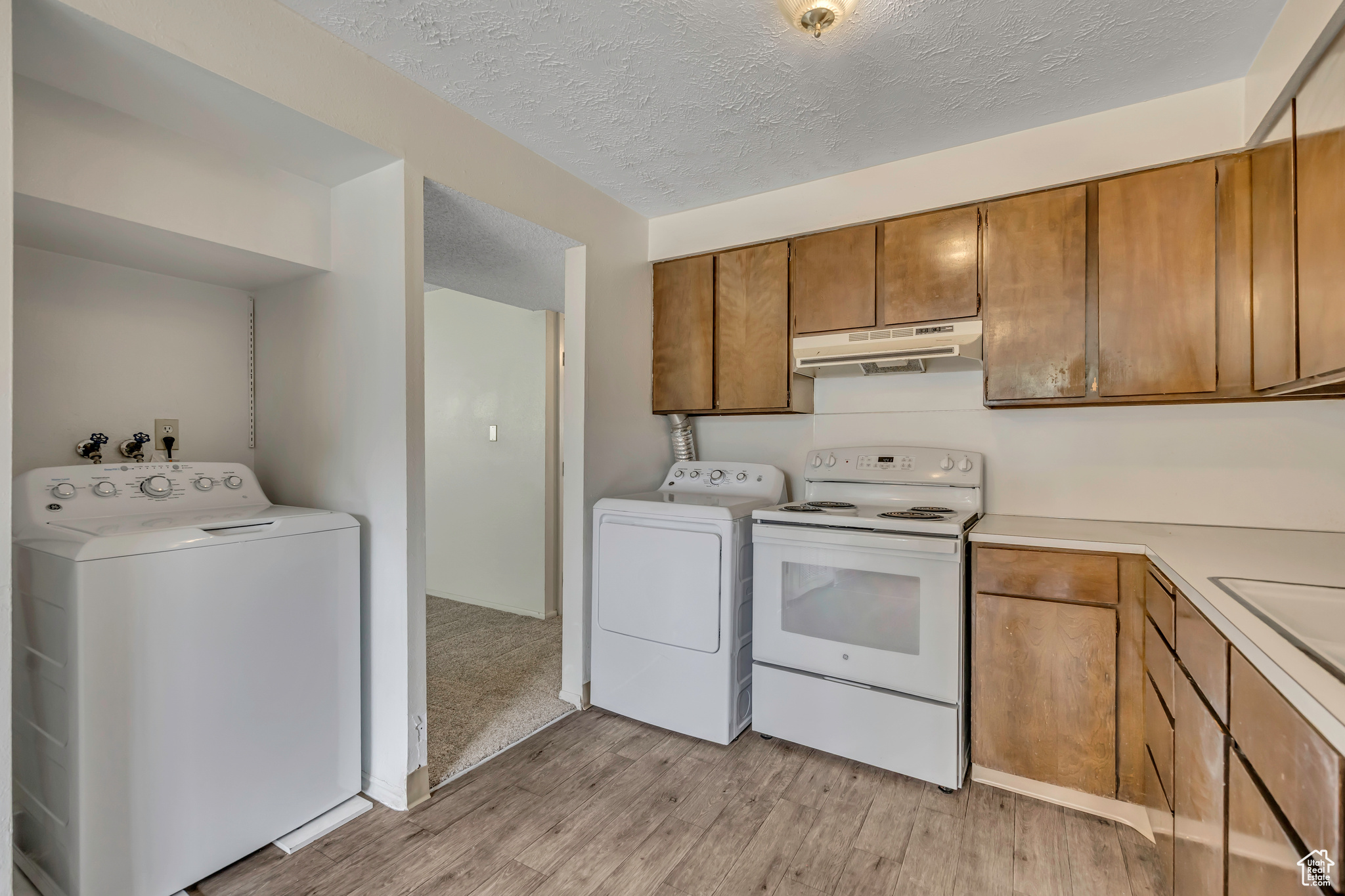 LAKEVIEW CONDOS - Residential