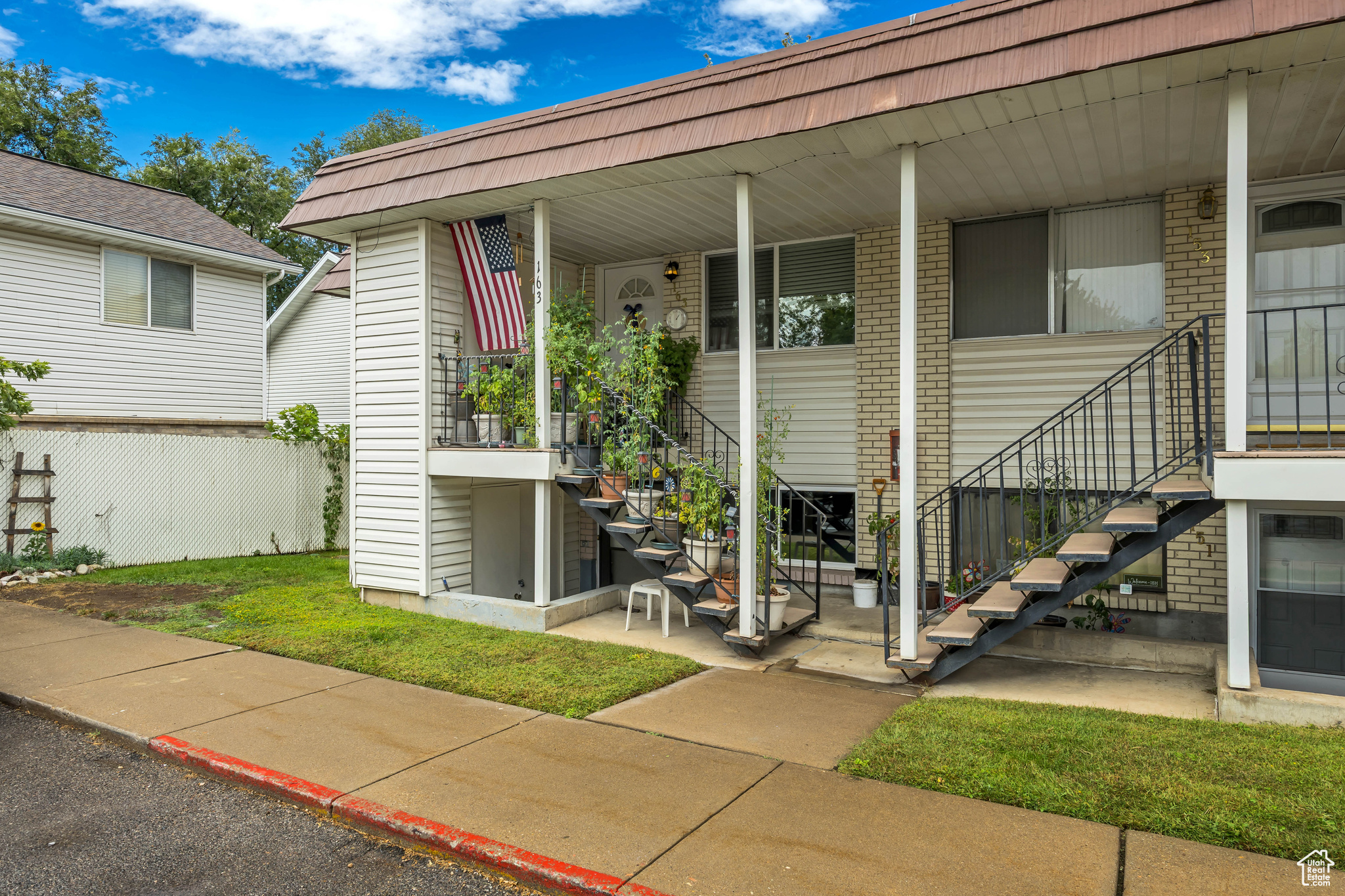 LAKEVIEW CONDOS - Residential