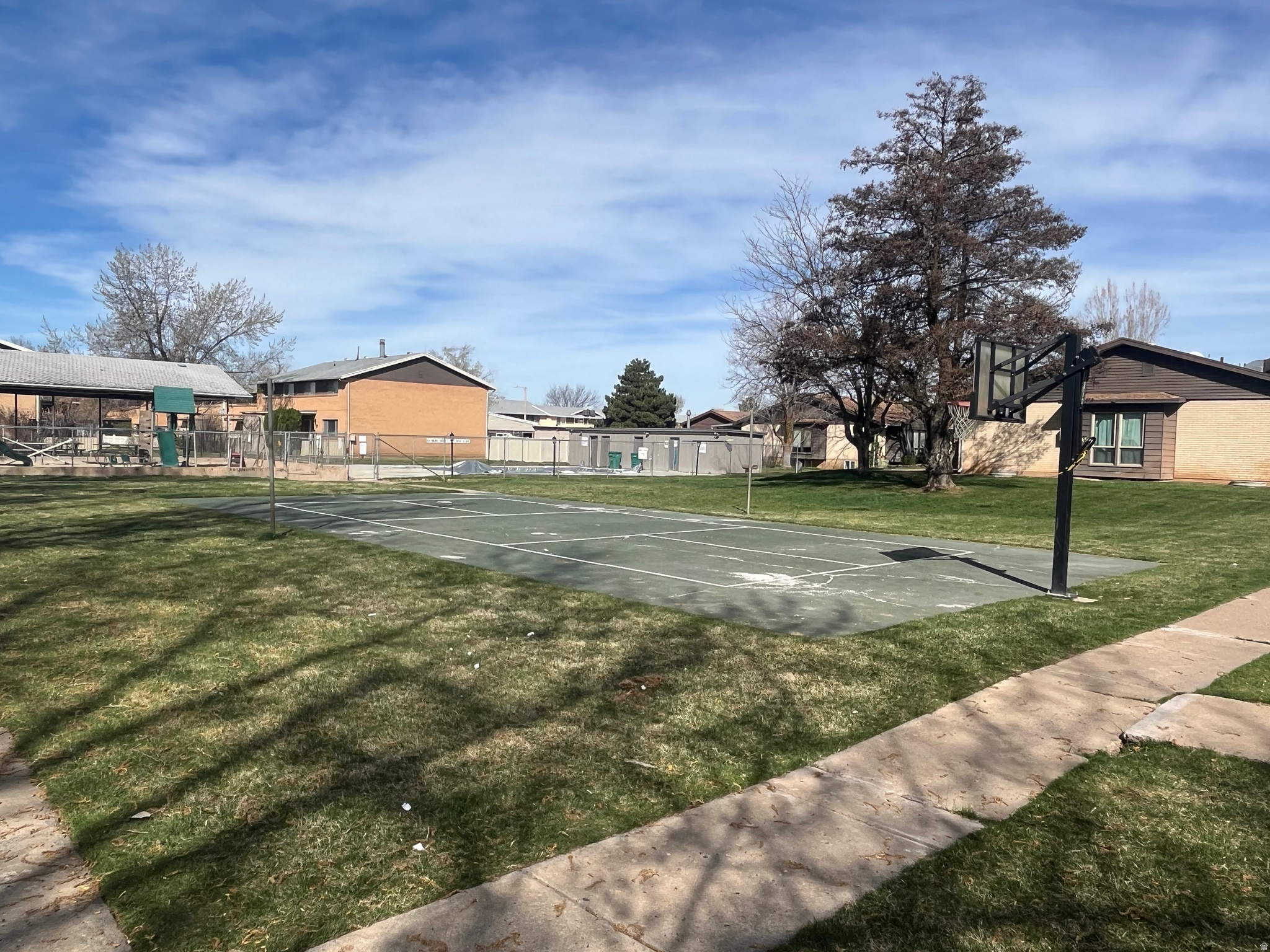 EMERALD HILLS - Residential