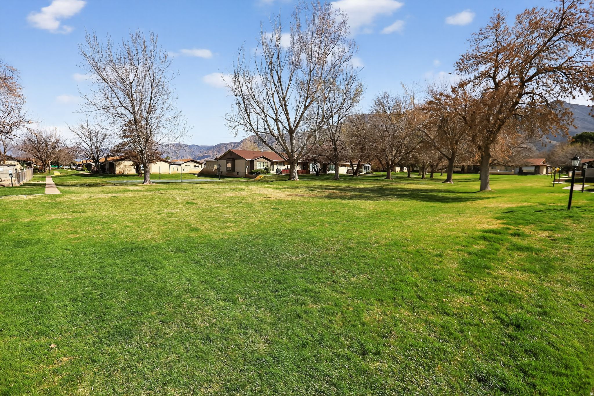 EMERALD HILLS - Residential