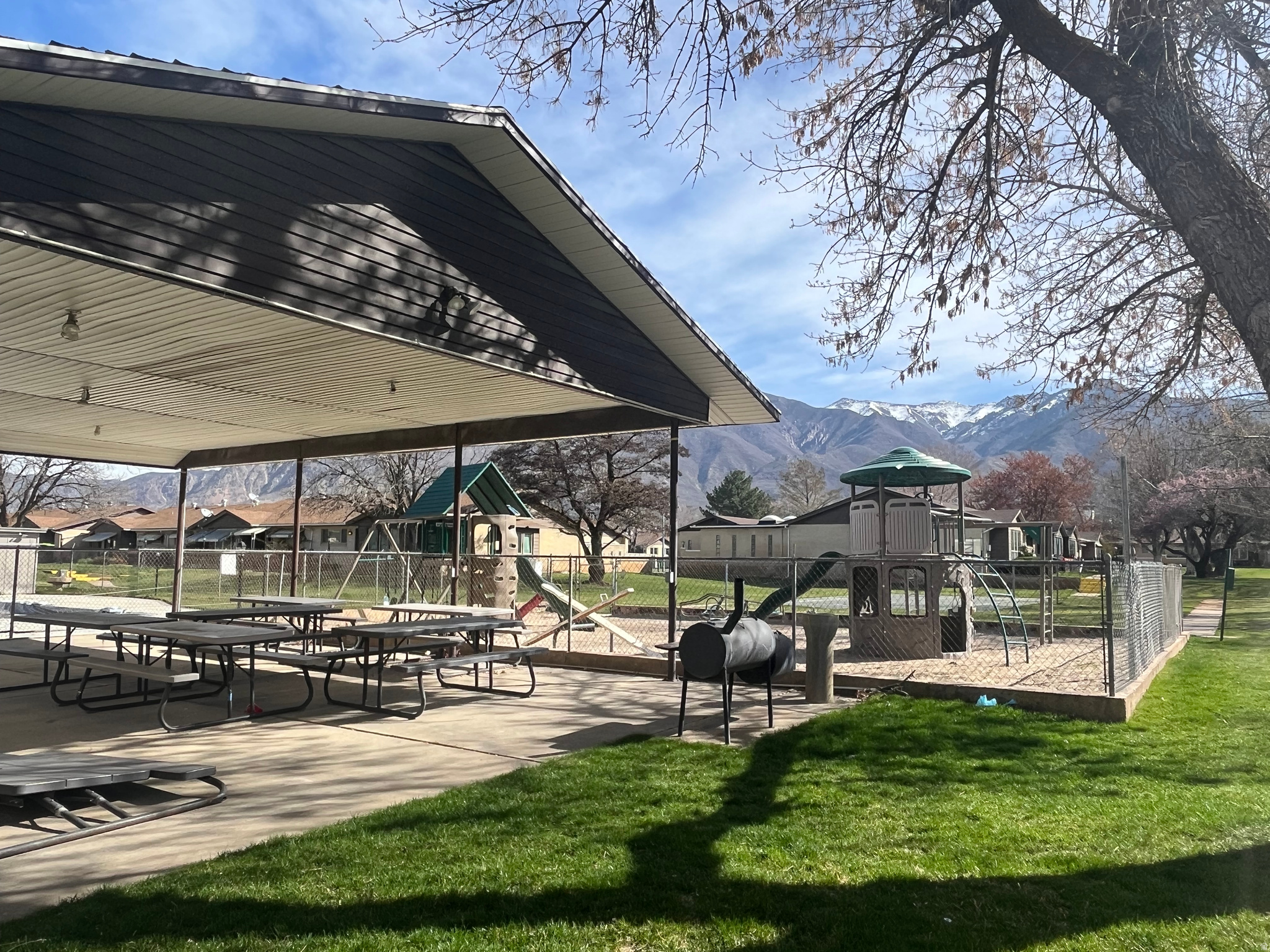 EMERALD HILLS - Residential