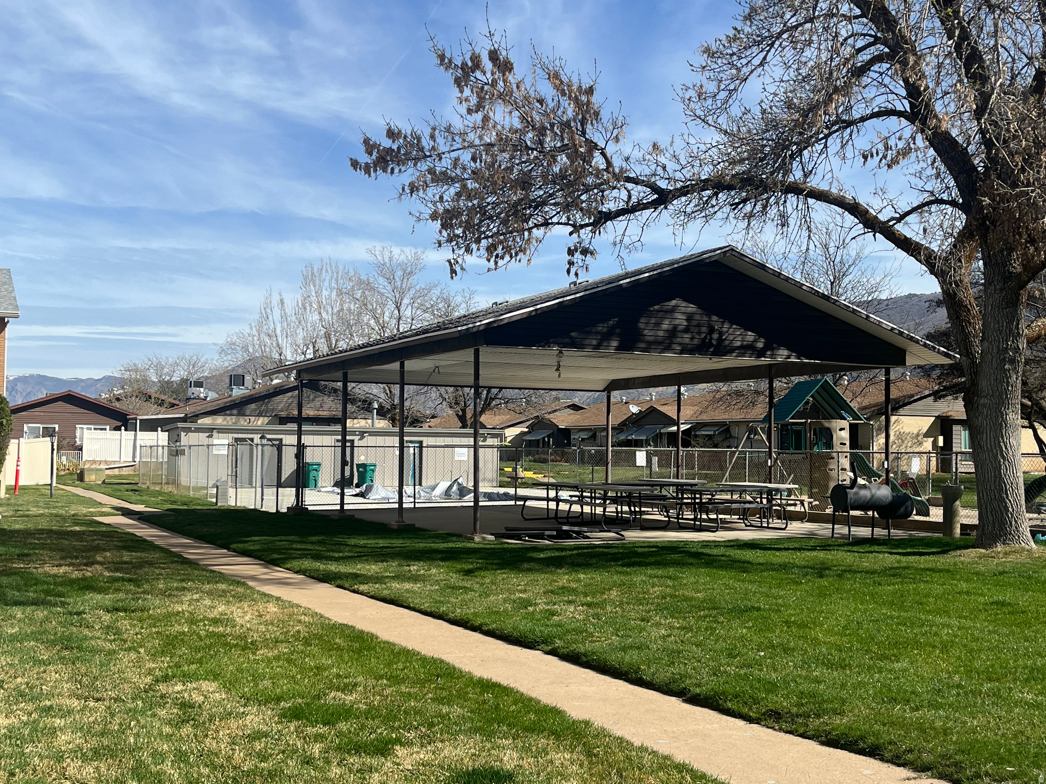 EMERALD HILLS - Residential