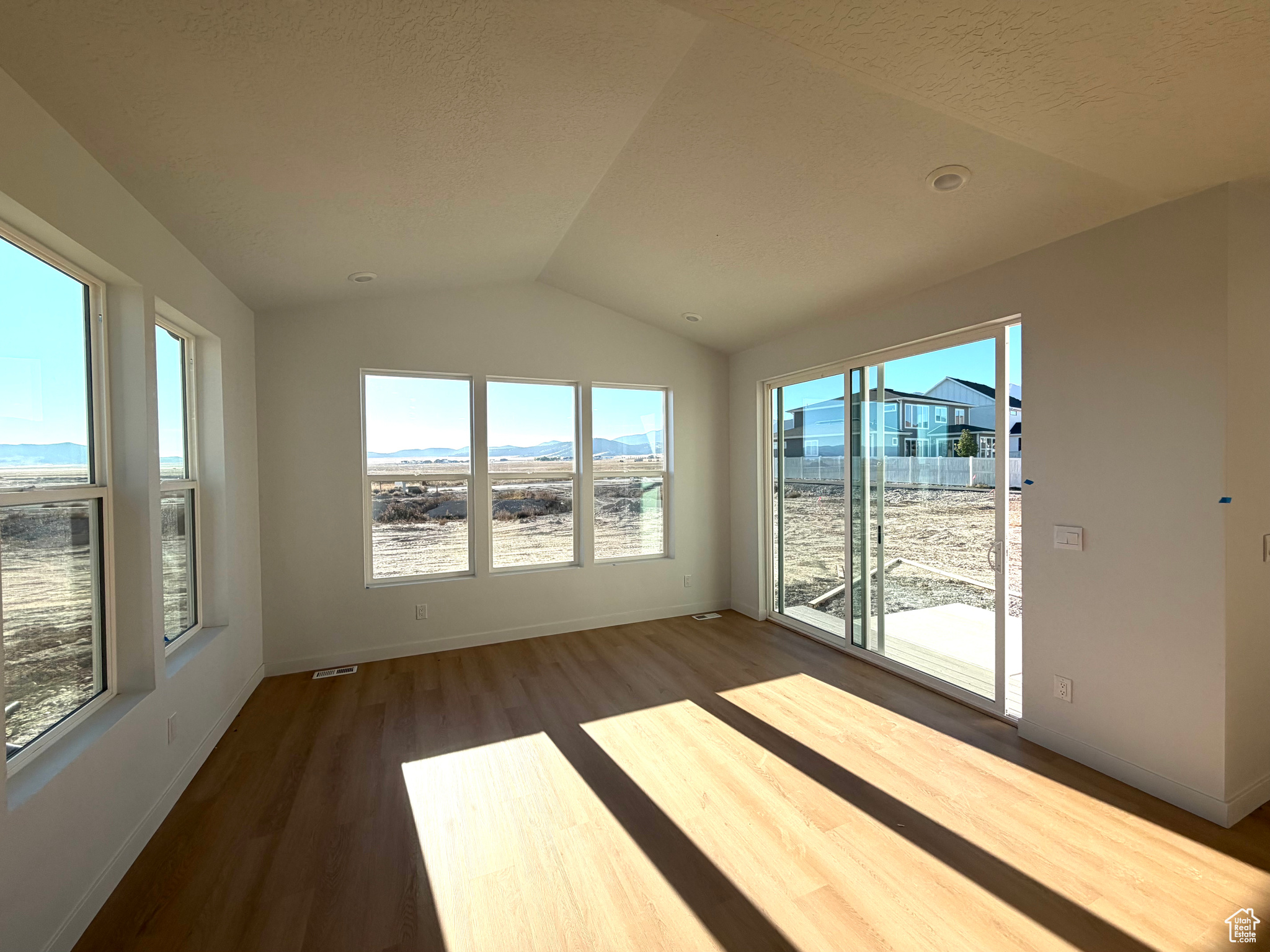 FIREFLY - Residential