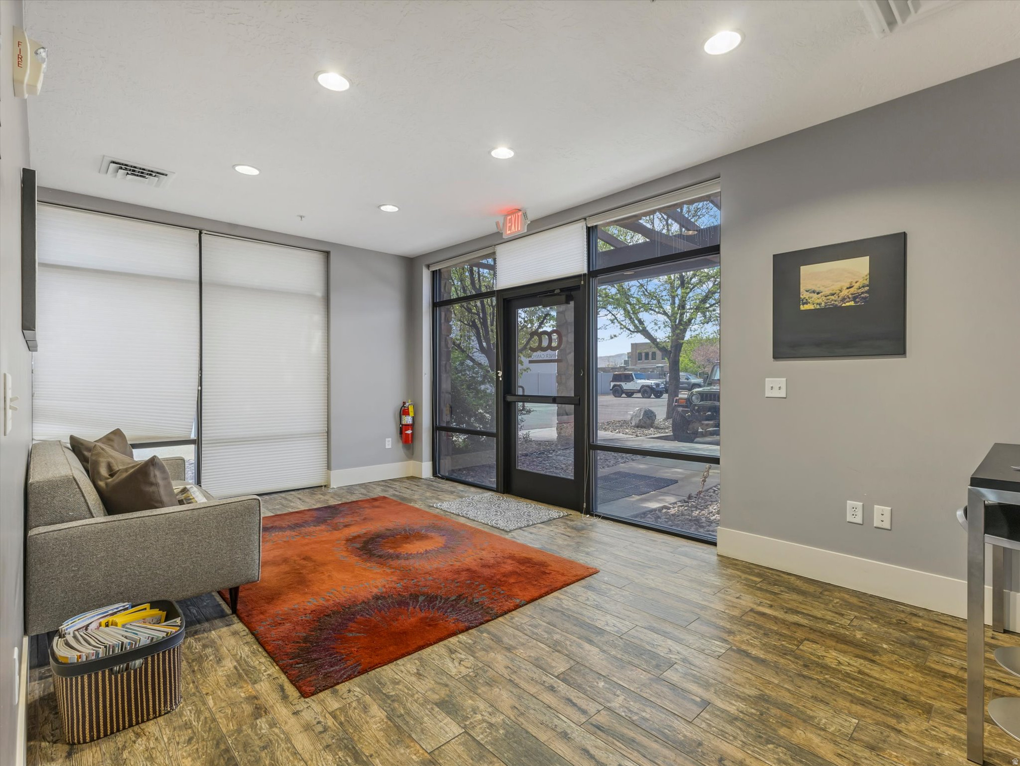 ROCKWELL SQUARE - Commercial Sale