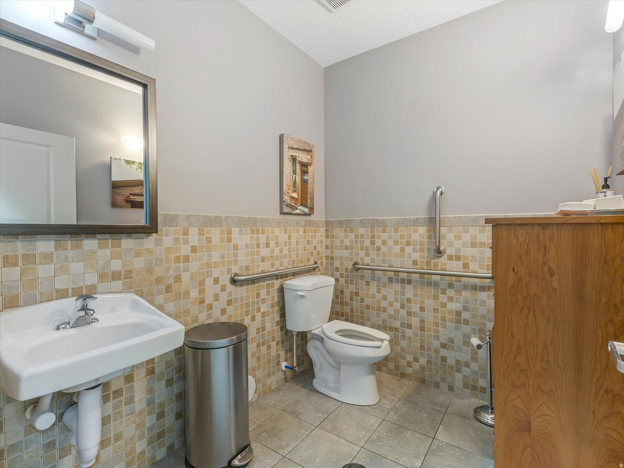 ROCKWELL SQUARE - Commercial Sale