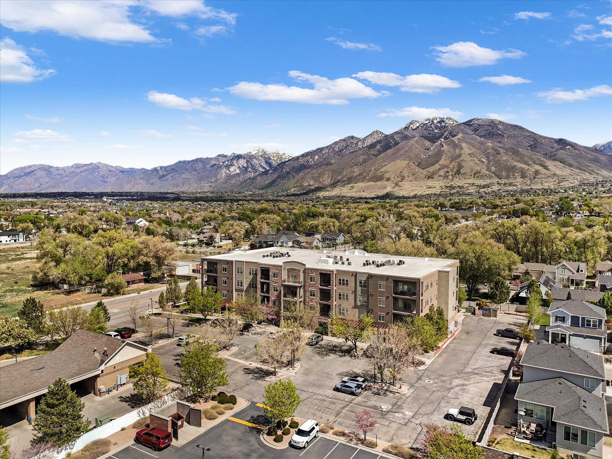 ROCKWELL SQUARE - Commercial Sale