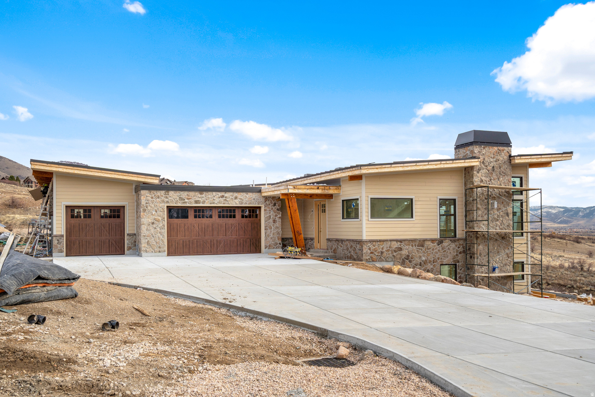 THE RIDGE TOWNHOMES - Residential