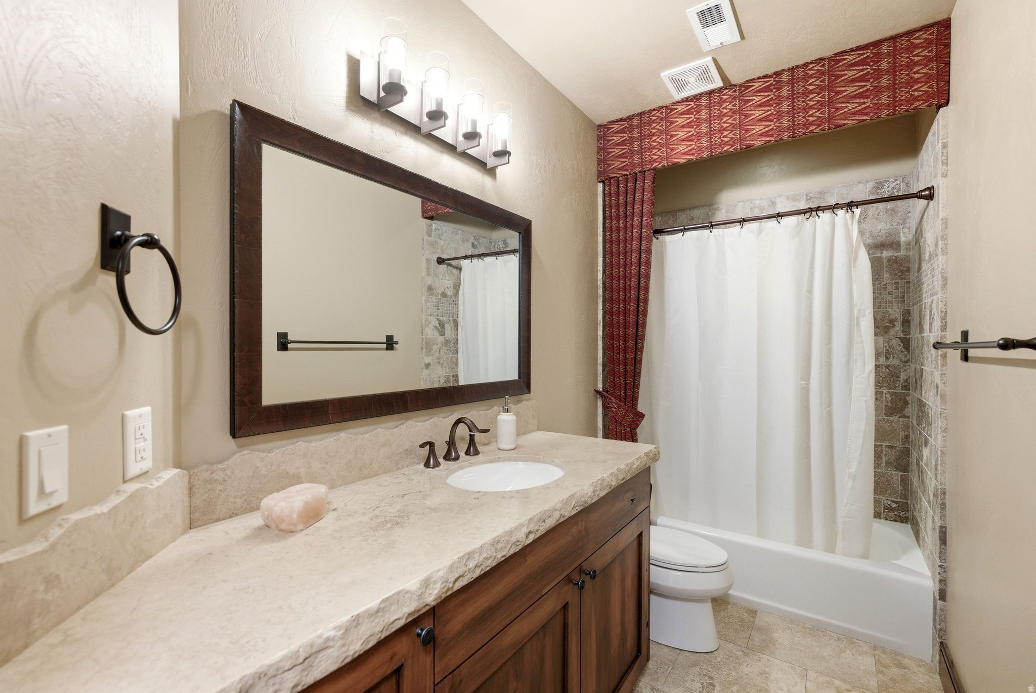 JEREMY POINT CONDO - Residential