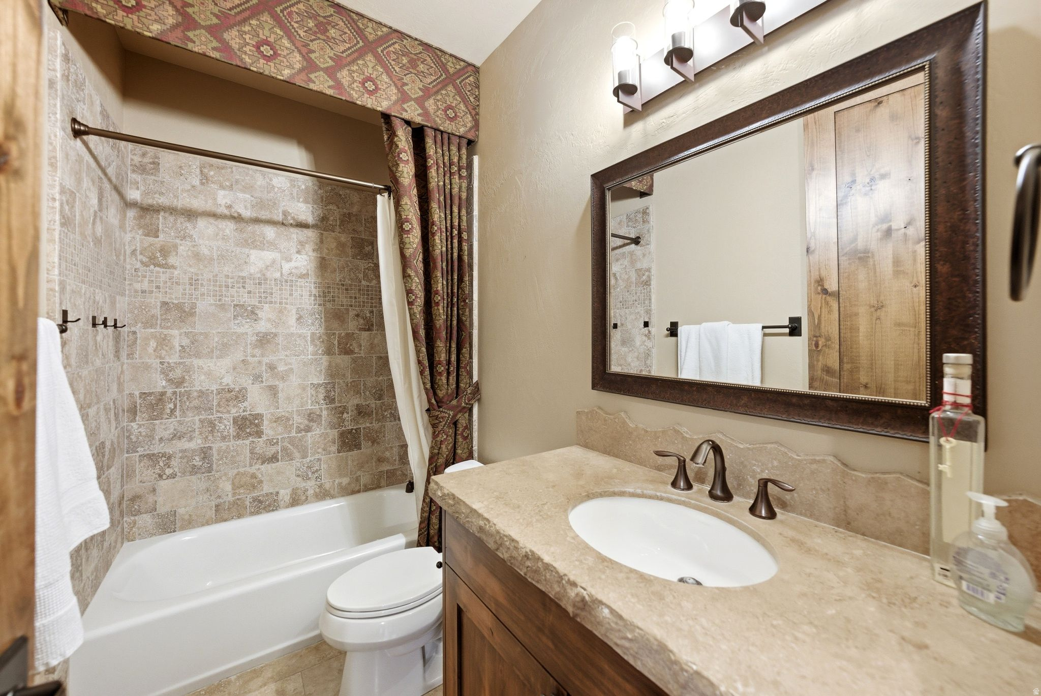 JEREMY POINT CONDO - Residential