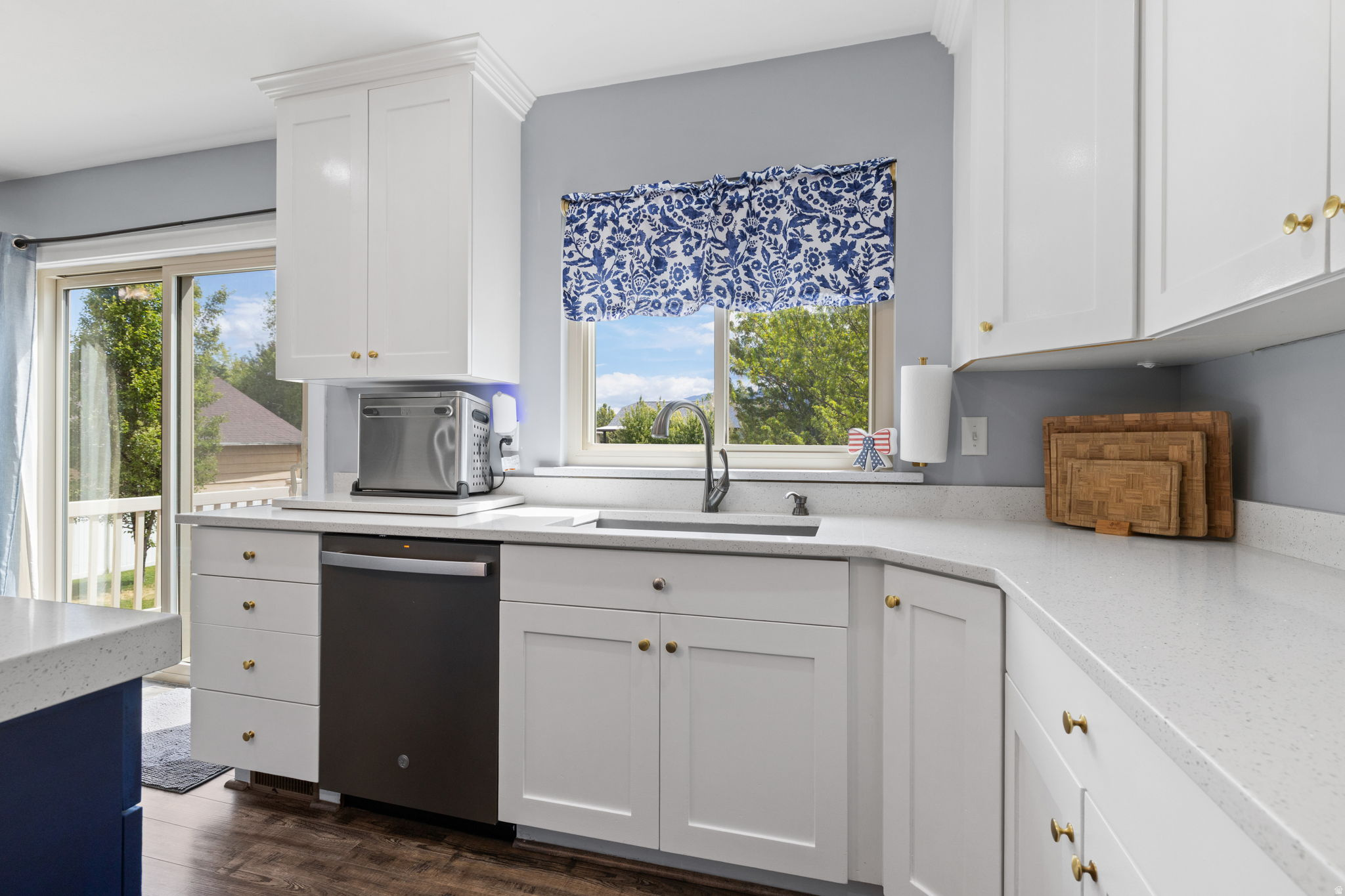 LINDA VISTA MEADOWS - Residential