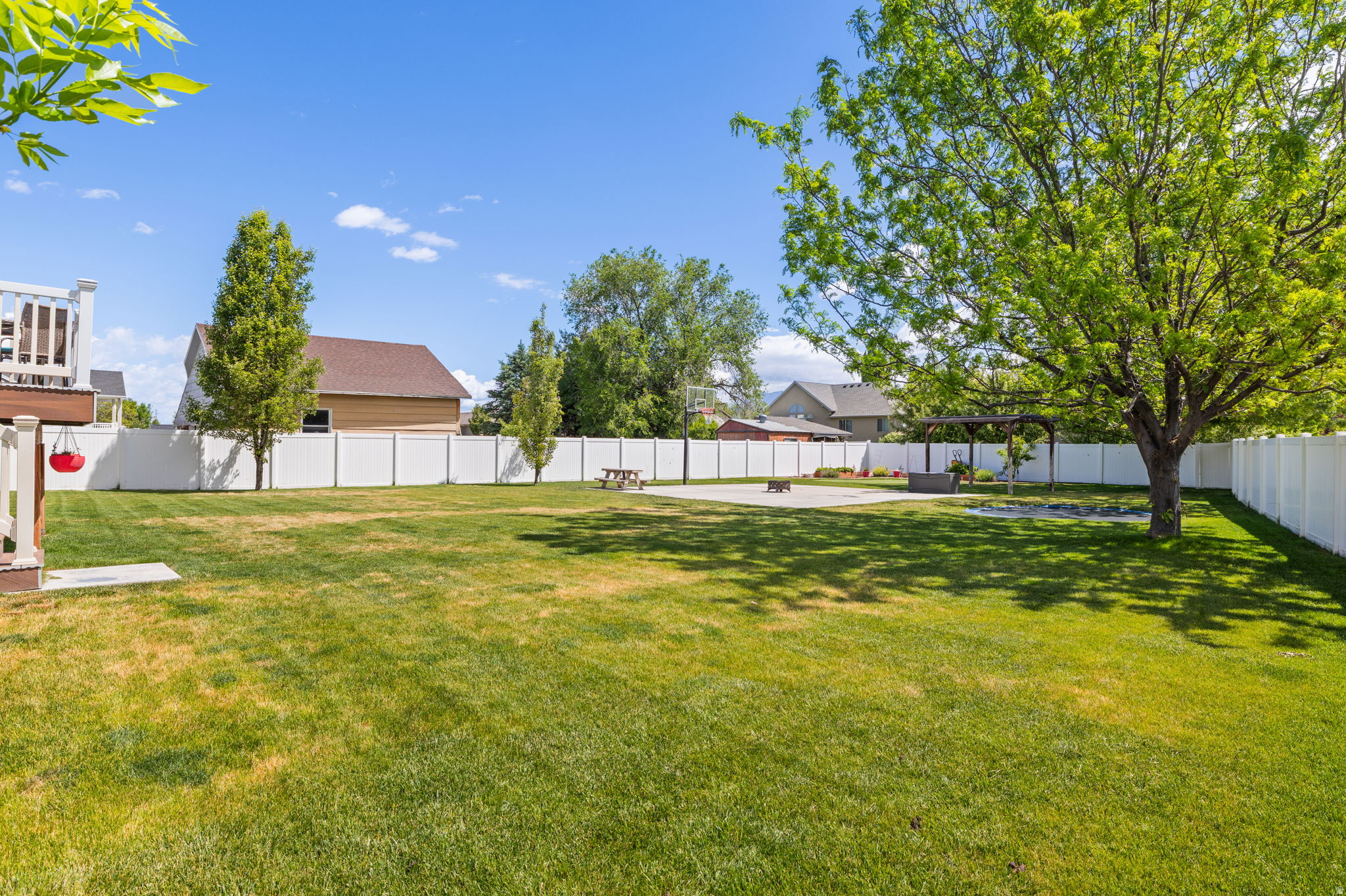 LINDA VISTA MEADOWS - Residential