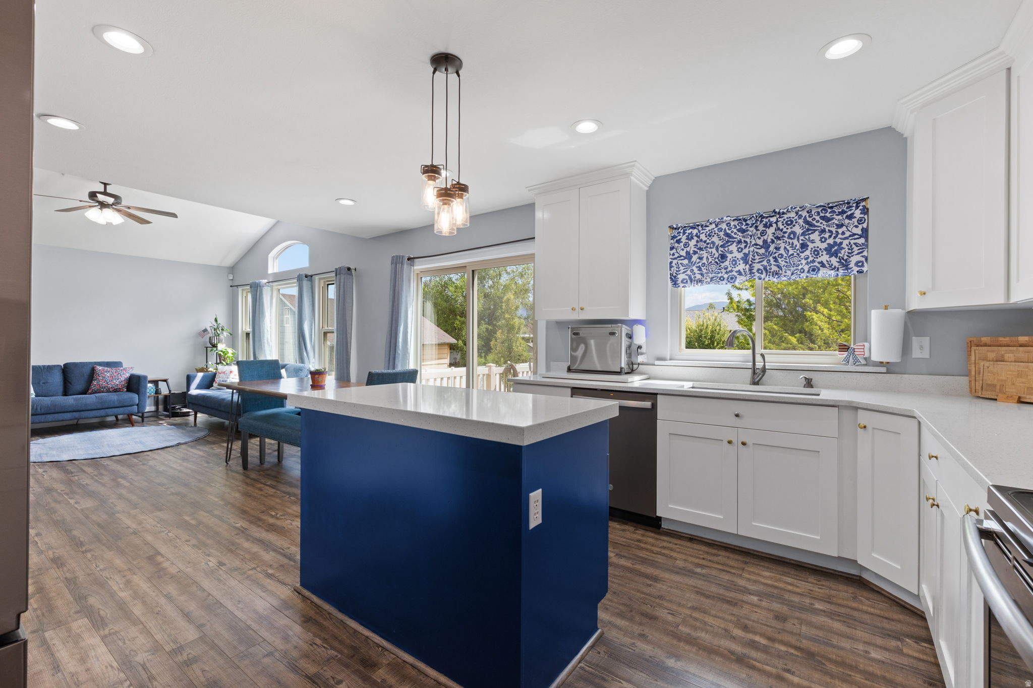 LINDA VISTA MEADOWS - Residential