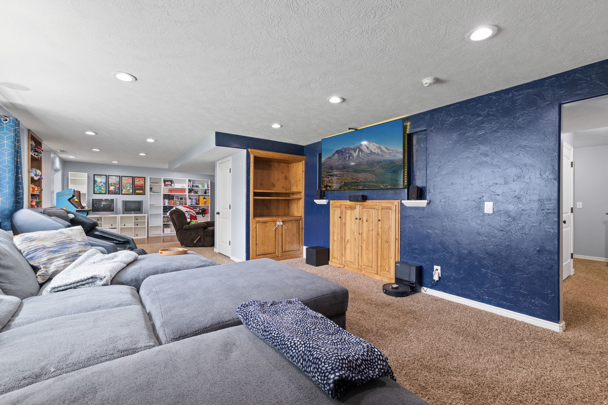 LINDA VISTA MEADOWS - Residential