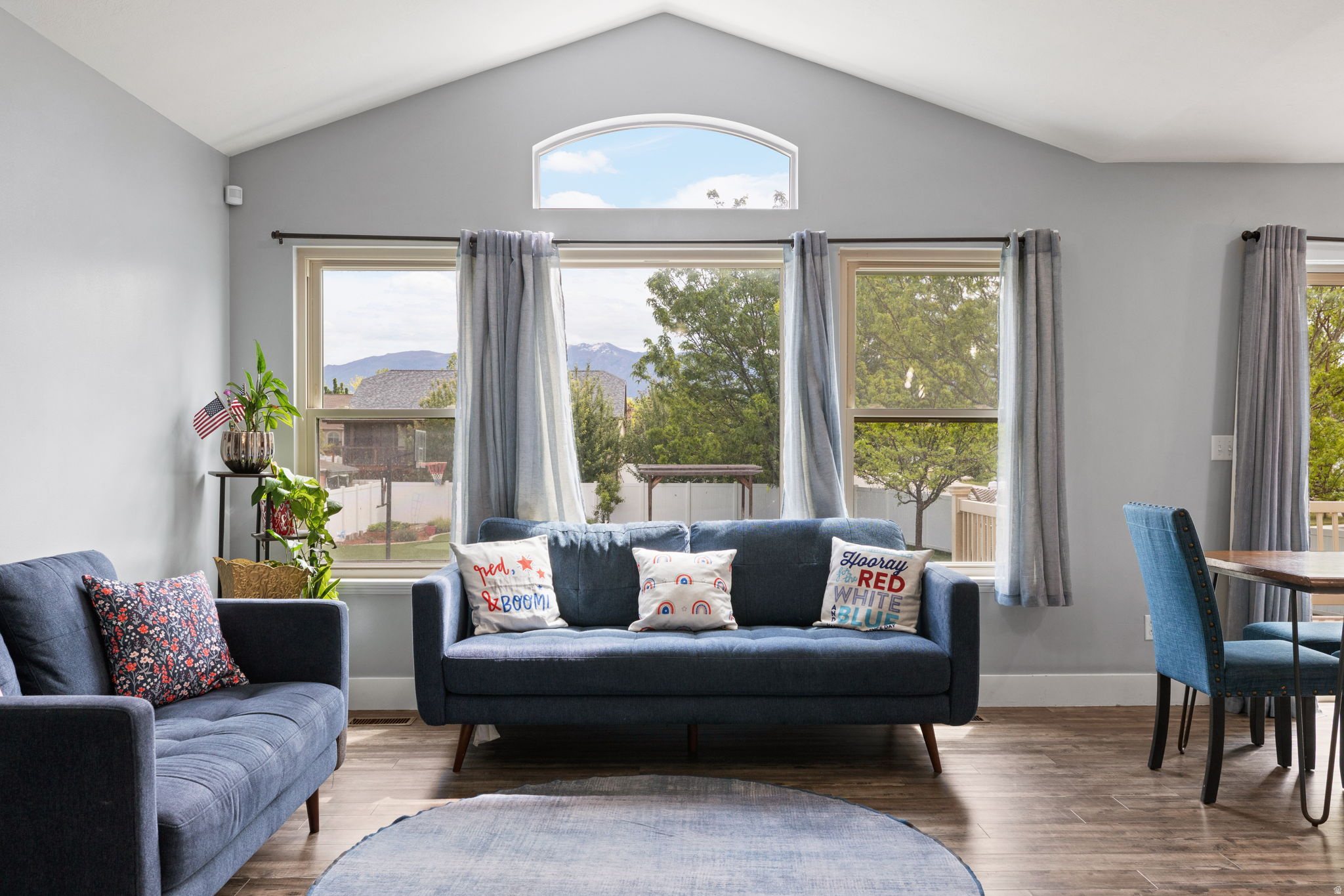LINDA VISTA MEADOWS - Residential