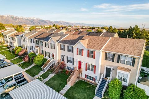 Tiny photo for 348 E 500 S, Clearfield, UT 84015 (MLS # 2149619)