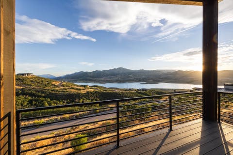 Photo of 11091 N SHORELINE DR, Hideout, UT 84036 (MLS # 2179850)